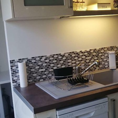 Maison F2, Neuve Au Calme Avec Jardinet La Crau Exterior foto