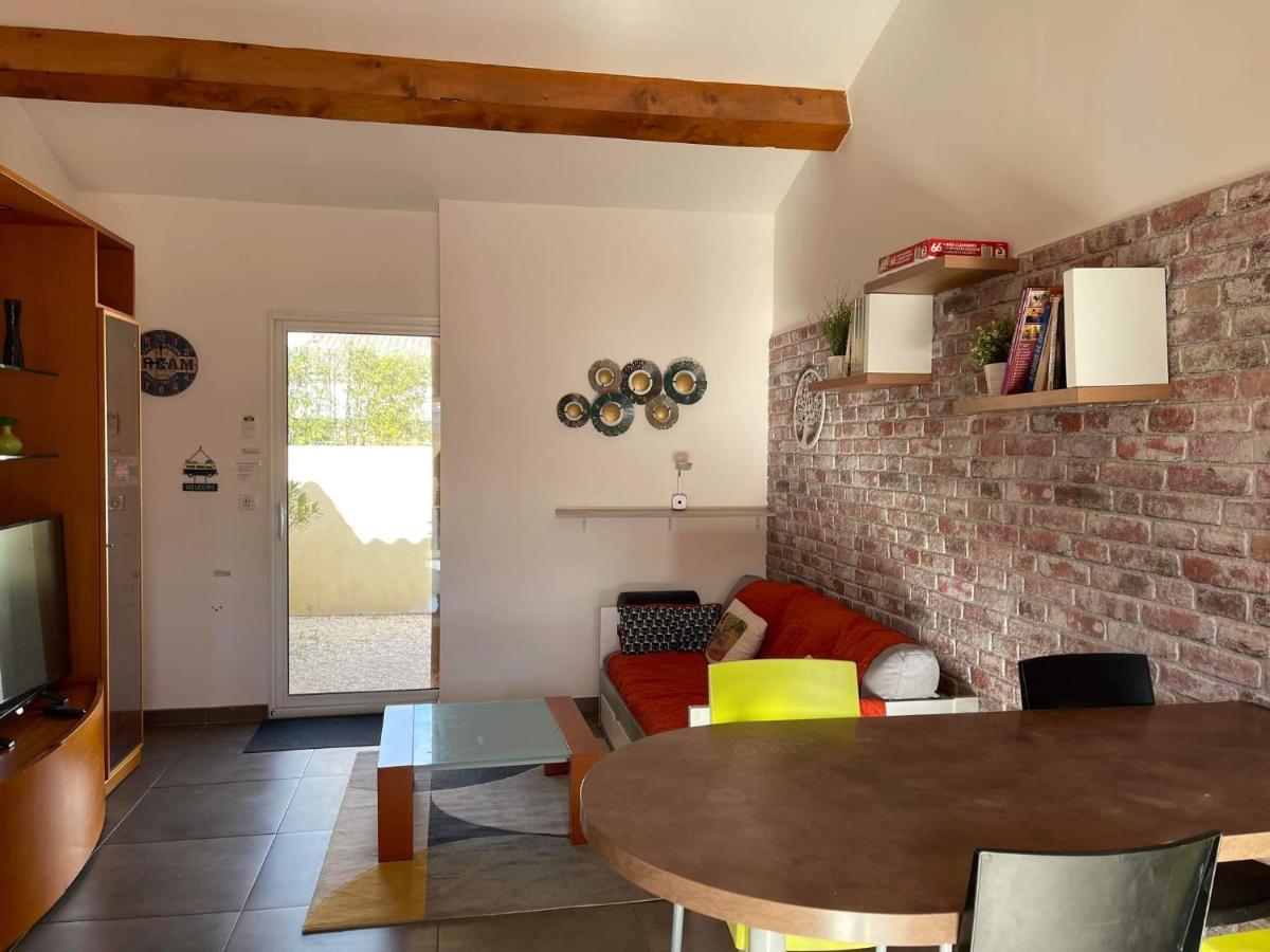 Maison F2, Neuve Au Calme Avec Jardinet La Crau Exterior foto